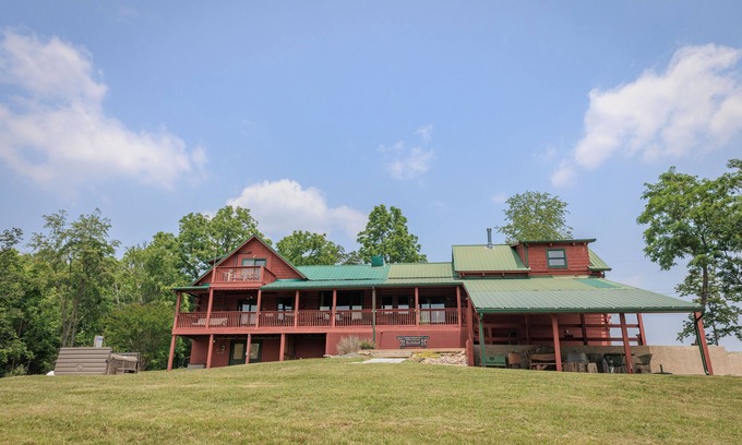 Spottswood Cabina | The Lodge at Joe Walker Hollow, privacy at its best with plenty of family space