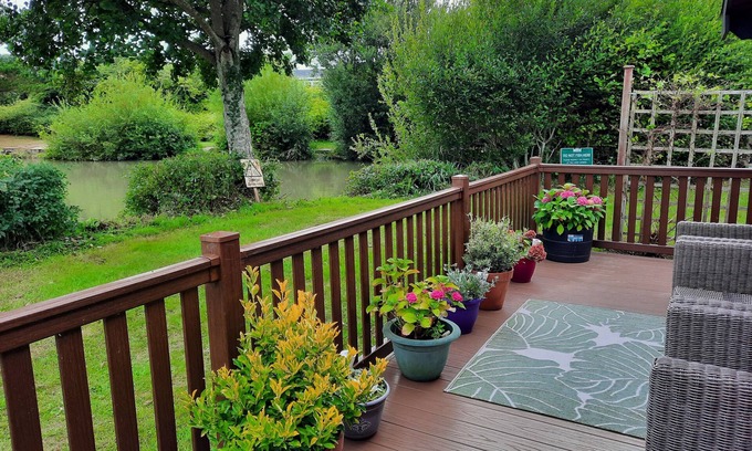 New Forest District Cabina | The Lodge By The Lake, Parque de vacaciones Shorefield