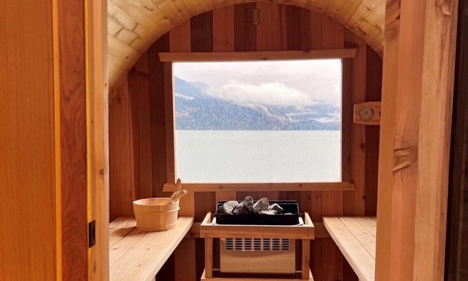 Harrison Hot Springs Cabina | The Lodge on Harrison Lake Cabin #1, 2 bedroom