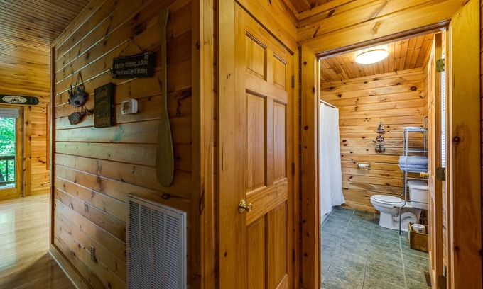 Allons Cabina | Lake View Cabin Mitchell Creek Marina & Resort