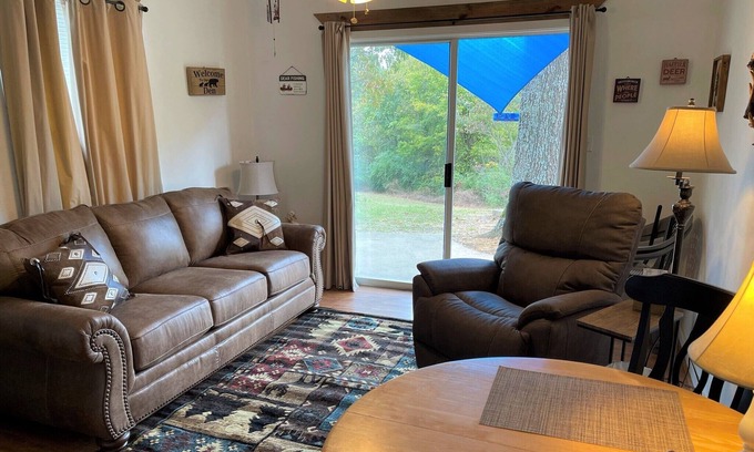 Mountain View Cabaña | " The Lodge" Cottage on edge of town w/ Scenic View