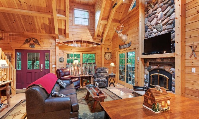 Minocqua Casa | The Lodge on Booth Lake - 2 Bed 2 Bath Vacation home in Minocqua