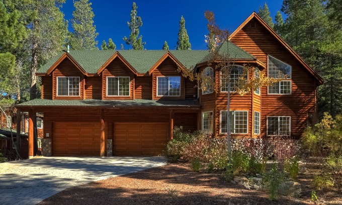 North Upper Truckee Cabina | The Lodge on Oaxaco - Epic Man Cave / Billiard Room