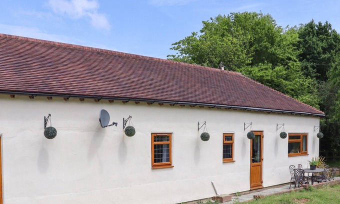 Beckley Cabaña | THE LODGE, pet friendly, character holiday cottage in Broad Oak