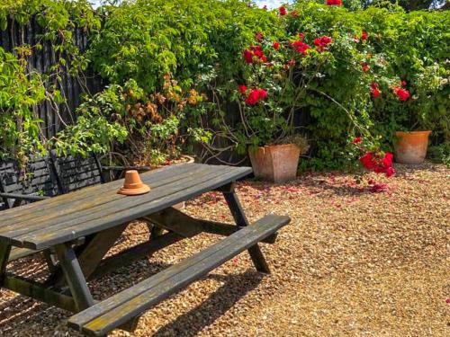 Plaistow Casa | The Lodge - Uk44556