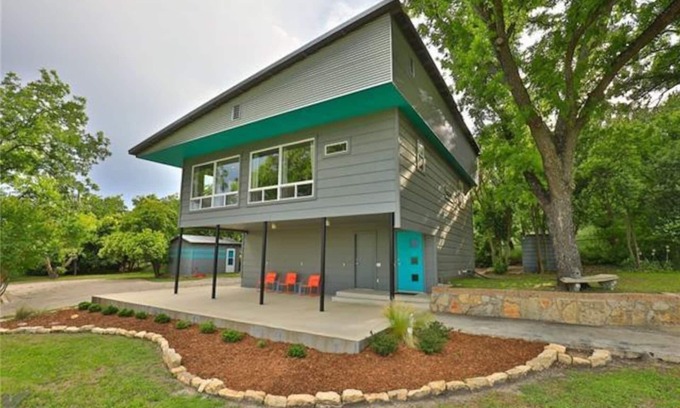 Coleman Apartamento | The Loft at Stardust Mid-Century Retreat
