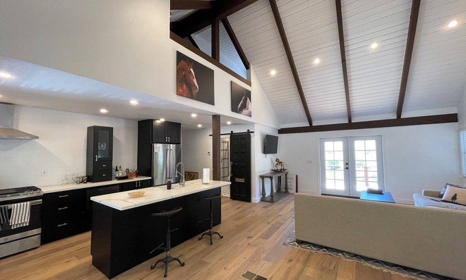Santa Barbara County Cabaña | The Loft House in the Santa Ynez Valley