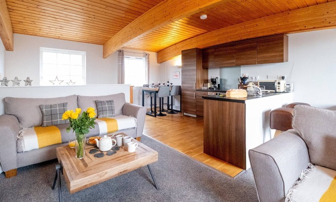 Leiston Cabaña | The Loft - sleeps 6 guests in 3 bedrooms