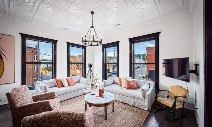Fort Payne Apartamento | The Lofts on Gault: Haralson, Eclectic style in historic downtown Fort Payne