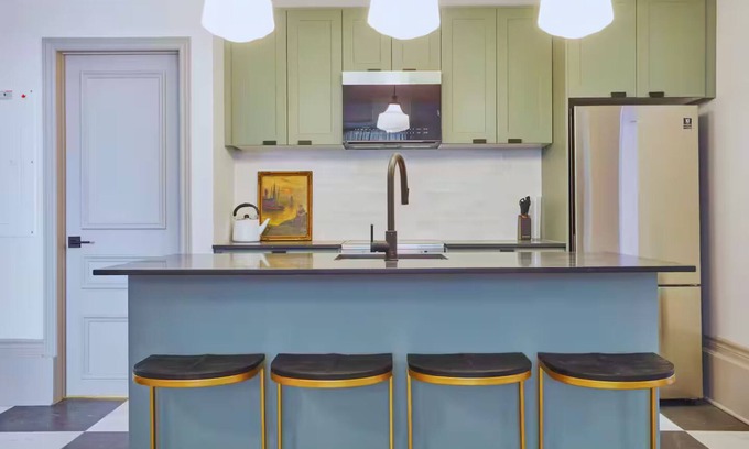 Shaughnessy Village Apartamento | The London – 3-Bedroom, 1.5-Bath Apartment in Downtown Montreal with Parking