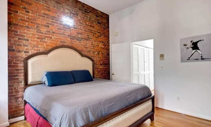 H Street Corridor Casa | The London Flat! - Capital Hill DC
