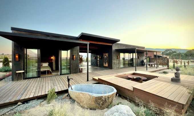 Lone Pine Casa | The LoneEast An Eastern Sierra wilderness retreat