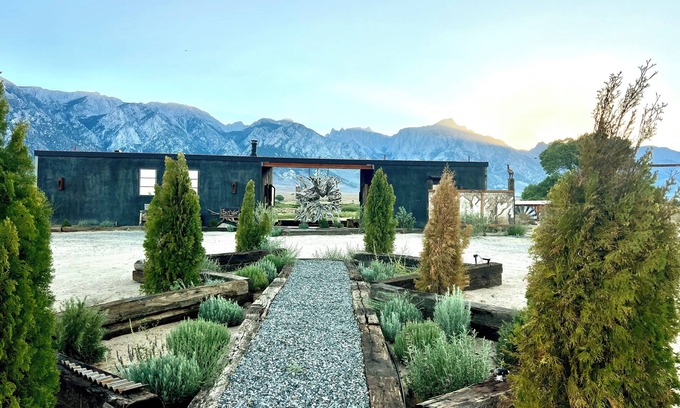 Lone Pine Casa | The LONEWEST Retreat in the Eastern Mountain Sierras
