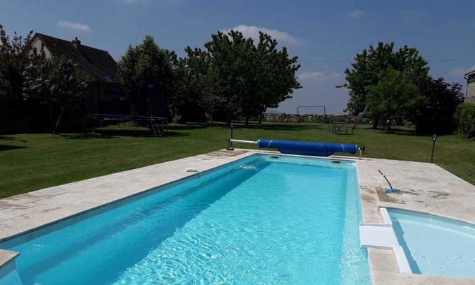 Chery-les-Pouilly Casa | El Longère de Chéry: ¡campo y piscina!