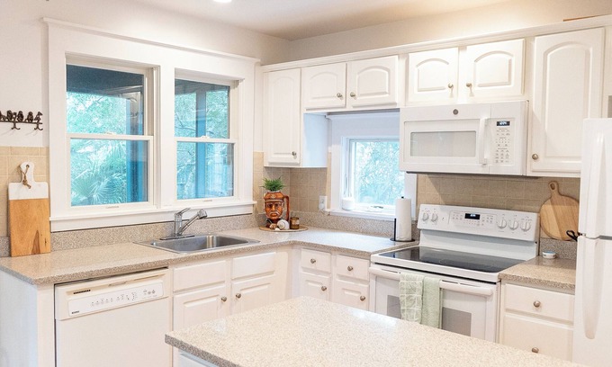 Cape Fear Station Casa | The Long Time - pet friendly in Cape Fear Station with both clubs!