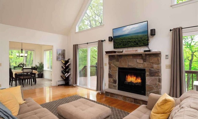 Lackawaxen Chalet De Esquí | The Lookout * Lake * Masthope * Firepit * Arcade