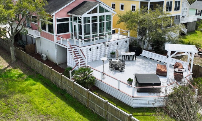 Charleston Casa | The Lookout- marsh views with pool/spa, 10 min to downtown Charleston and Folly!