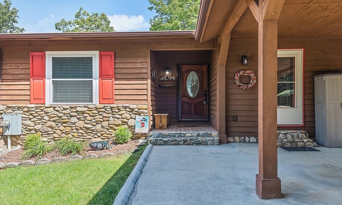 Maggie Valley Cabina | The Lookout/Mountain Views/Charming