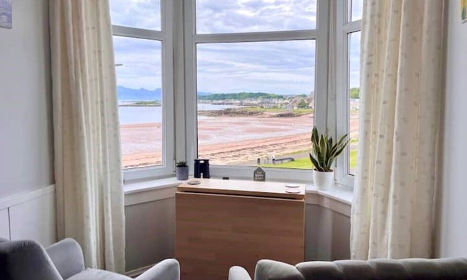 Millport Apartamento | The Lookout, seafront, beachfront, stunning views