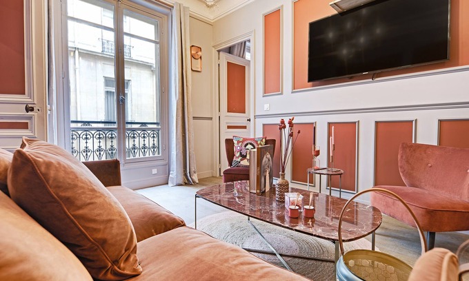 Champs-Elysees Apartamento | The Lord Byron Suite