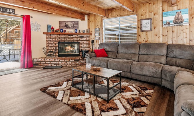 Peter Pan Cabina | The Lost Boys Hideaway - One Of A Kind Mountain Getaway! 3 Bedroom Cabin
