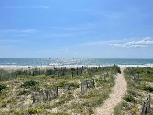 Avon Casa | The Lost Loggerhead- OBX Ocean view Beach House