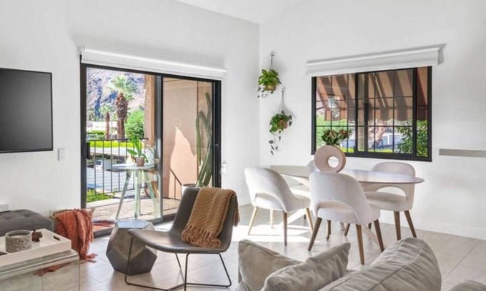 Old Las Palmas Condominio | The Love of Palm Springs!