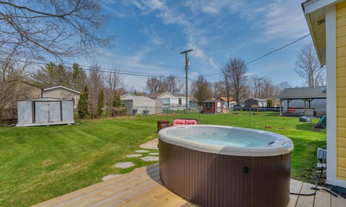 Lexington Casa | The Love Shack! Hot Tub, Great Couples Get Away!