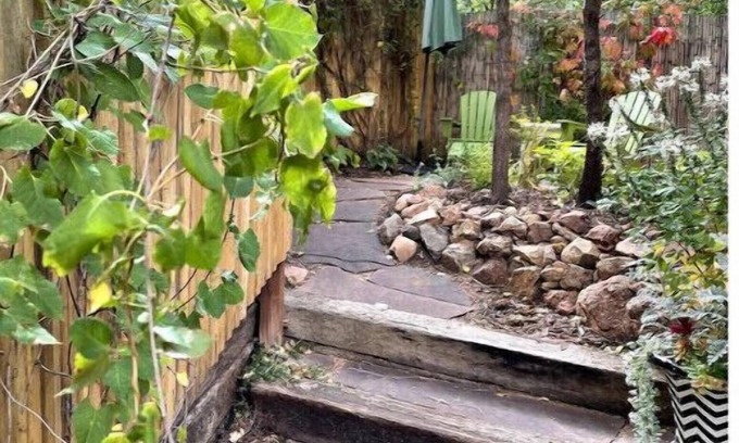 Manitou Springs Cabaña | The Love Shack @ Manitou Incline