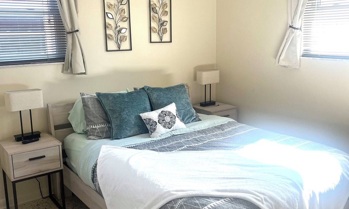 Southside Apartamento | The Lovely La Petite 2-bedroom Duplex with AC, WiFi in Wonderful Jacksonville