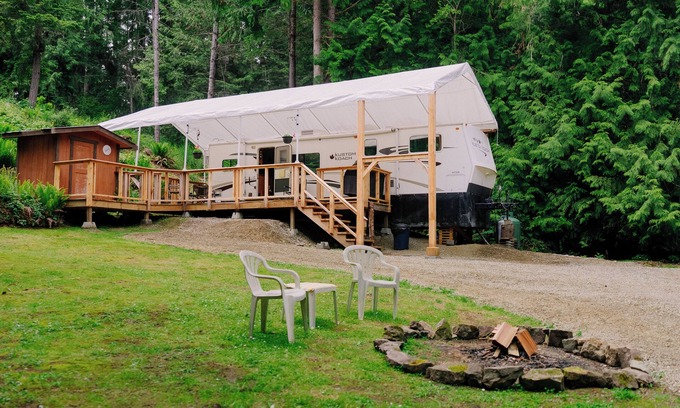 Salt Spring Island Casa | The Lower Meadow in Salt Spring Island