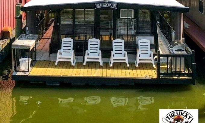Venice Alquiler De Eote | The Lucky Loutre Houseboat located in Venice Marina