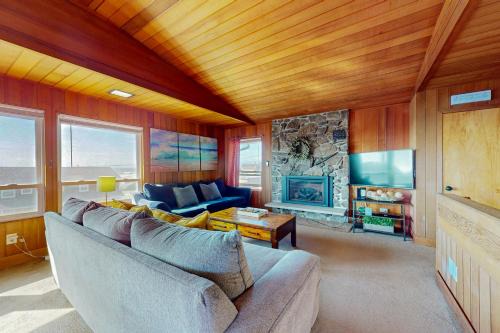 Roads End Casa | The Lucky Starfish
