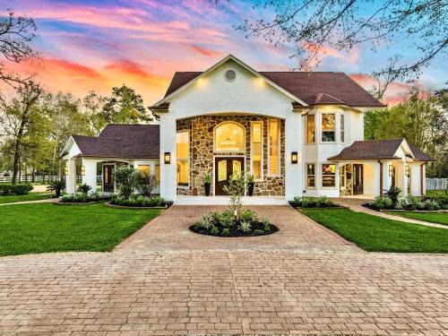 Magnolia Casa | The LUX at West Event & Stay, Pool, Golf & Pickle