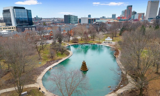 Short North Apartamento | The Luxe Pearl Residences 870 – Chic Getaway for 2 in Desirable Short North!