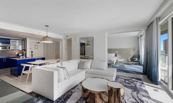 Central Beach Complejo | The Luxurious W hotel Residence Beachfront Condo Oasis