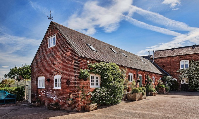 Ashbourne Cabaña | The Luxury Barn - Luxury Cottages