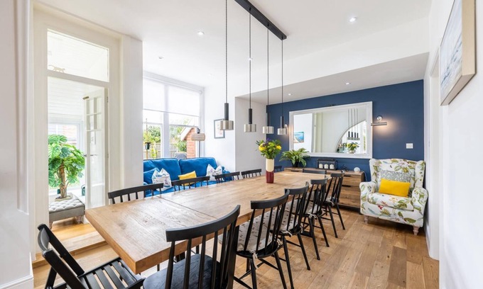 New Forest District Chalet De Esquí | The Lymington Hub Slps 13 hot tub/chef/spa