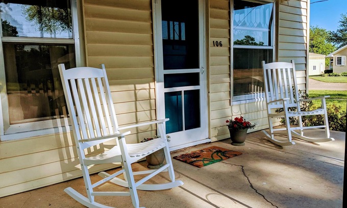 Inavale Casa | The M Guest House en Red Cloud - Lindo y encantador