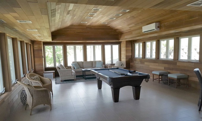 East Gull Lake Casa | The Madden House