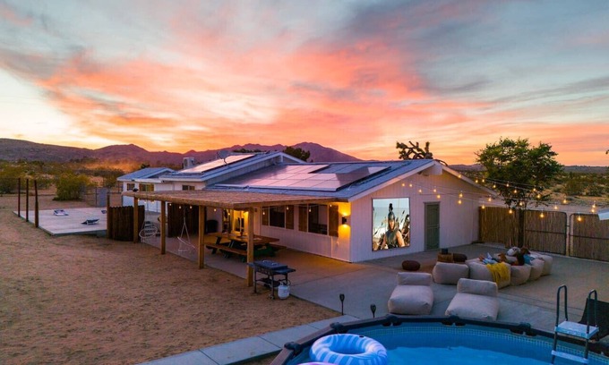 Joshua Tree Casa | The Magic Hour Home ⟫ Privte ⟫ spa ⟫ pool ⟫ Games.