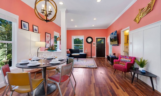 Old Town West Casa | The Magnolia House in Old Town - Private Hot Tub