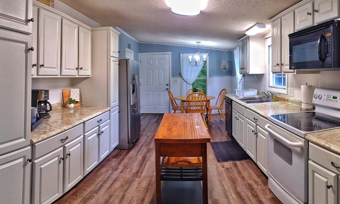 Skippers Corner Casa | The Magnolia Palm. Peaceful, yet close to it all!