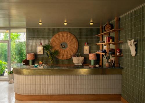 Mid-City Hotel | The Maidstone New Orleans