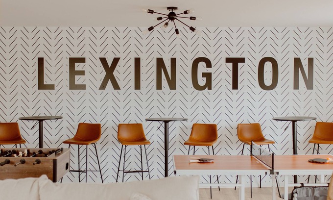 Lexington Apartamento | The Main Hen House, trendy downtown Main St location, walk to everything!
