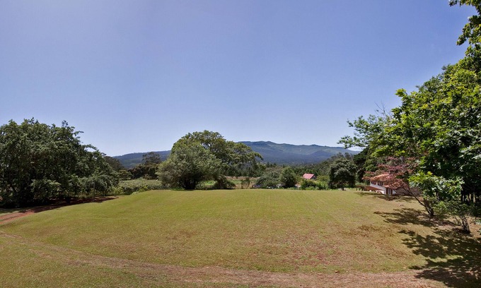 Santo da Serra Villa | The Main House Quinta das Colmeias - ubicado en una granja orgánica en Madeira