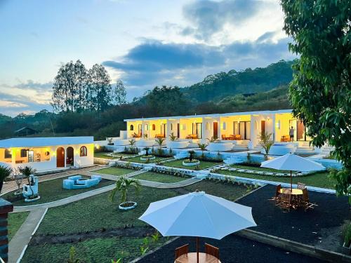 Toya Bungkah Cama Y Desayuno | The majestic bali