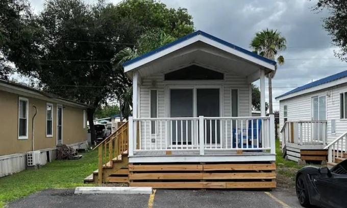 Harlingen Cabina | The Majestic Marlin, with Pool!