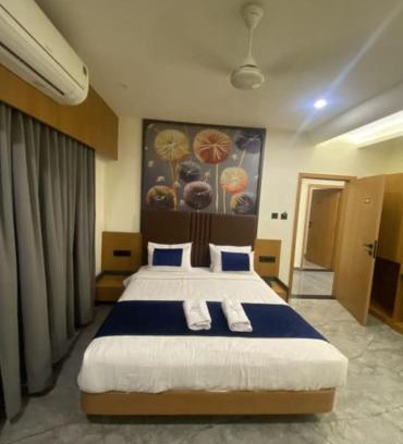 Dwarka Hotel | The Malay comfort- Hotel Dwarka residency