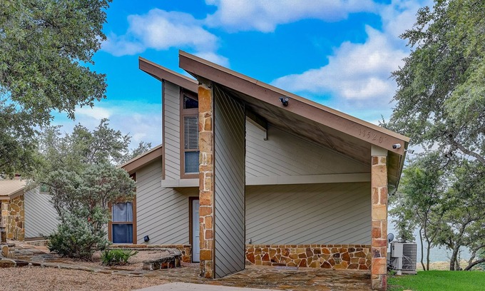 Burnet Casa | The Mallard on Lake Buchanan Dam | House in Burnet